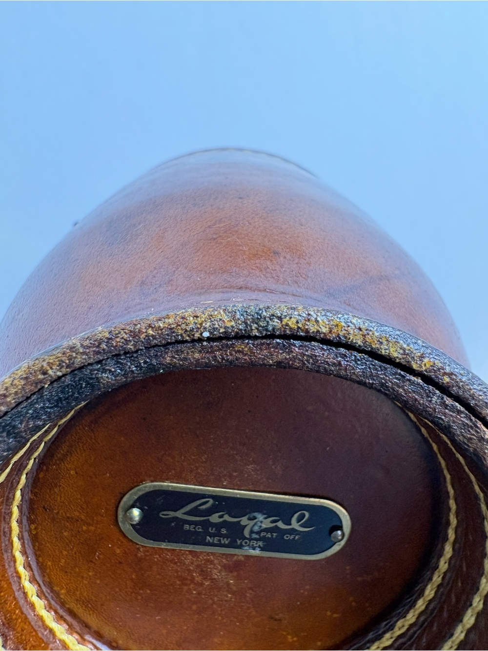 Vintage “Loyal Papeete” Leather Reproduction Fire Bucket from the 1950s-1960s. - Picture 6 of 6
